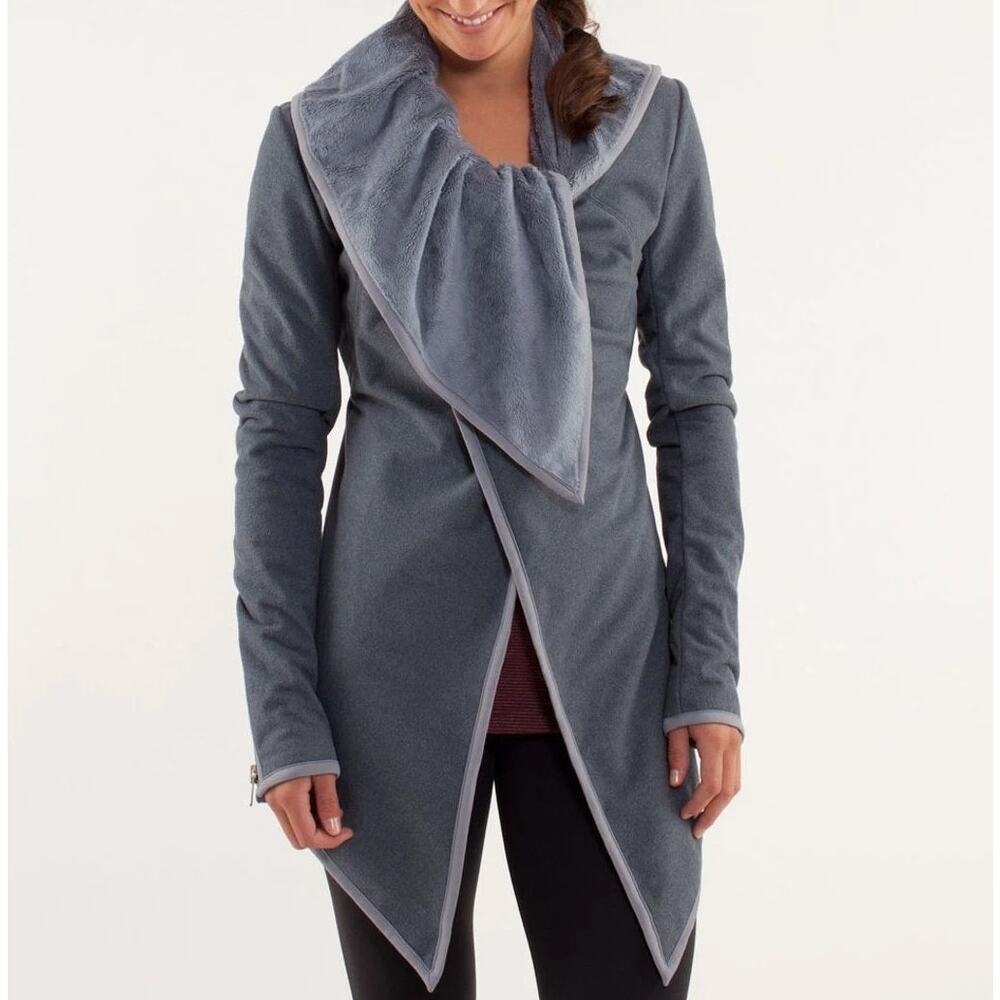 Lululemon Women’s Presence Of Mind Fossil Wrap Jacket‎ Fleece Lined Active Wear